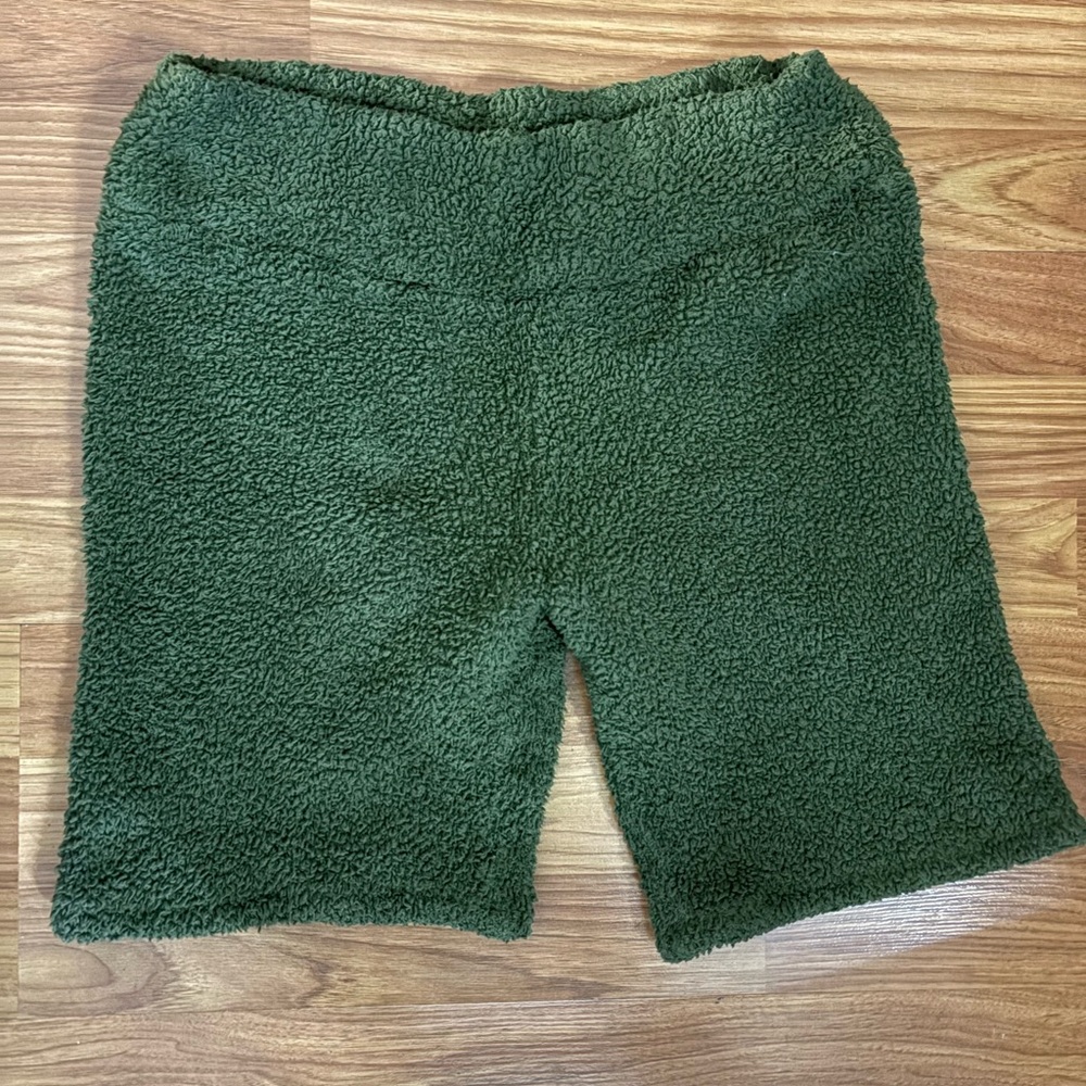 BP Fleece Women Shorts in Forest Green